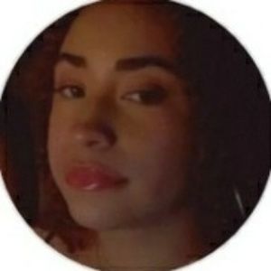 Meet your Posher, Yolie